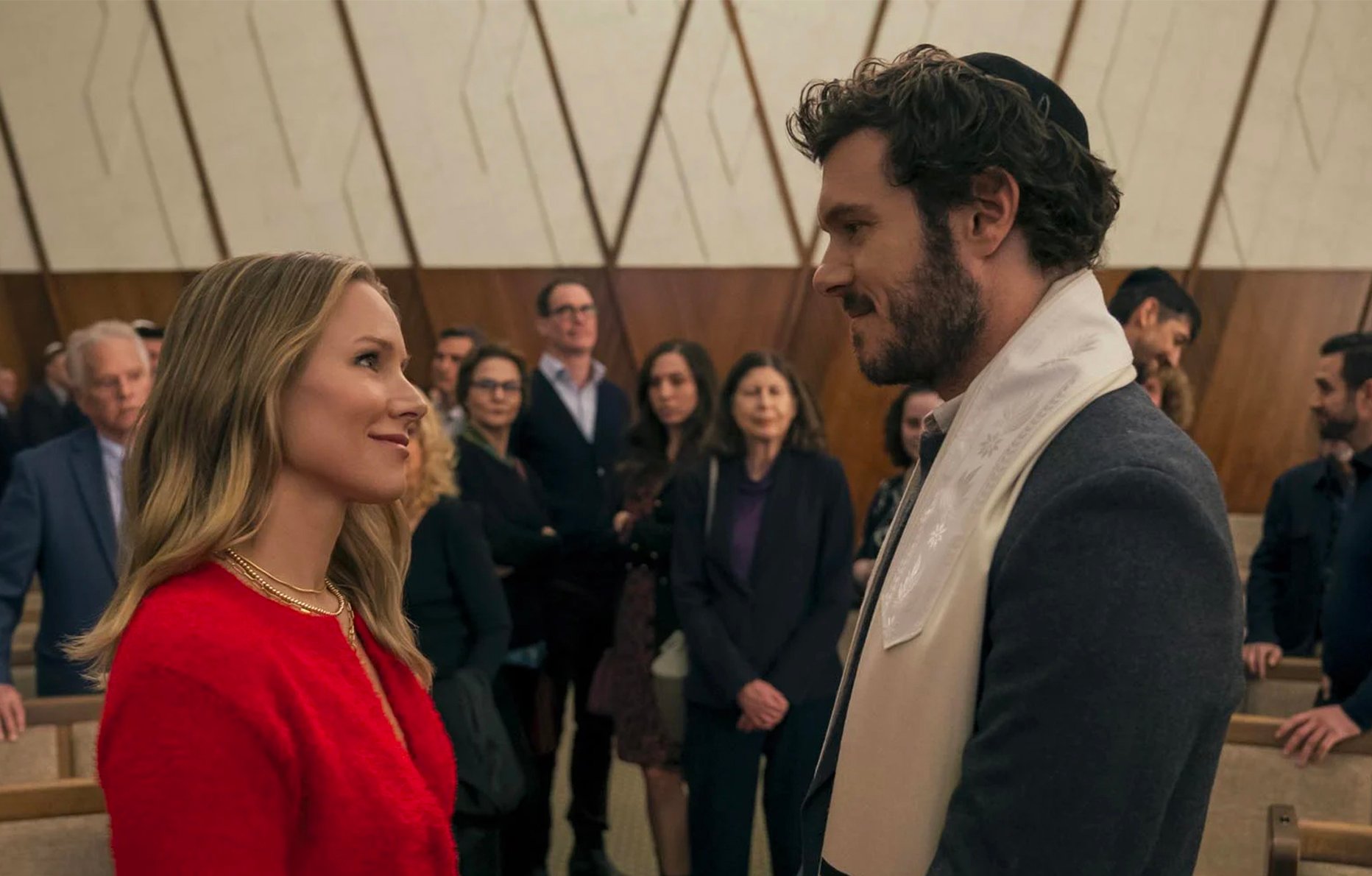 Kristen Bell et Adam Brody dans la série Nobody Wants This (2024) © Adam Rose/Netflix.