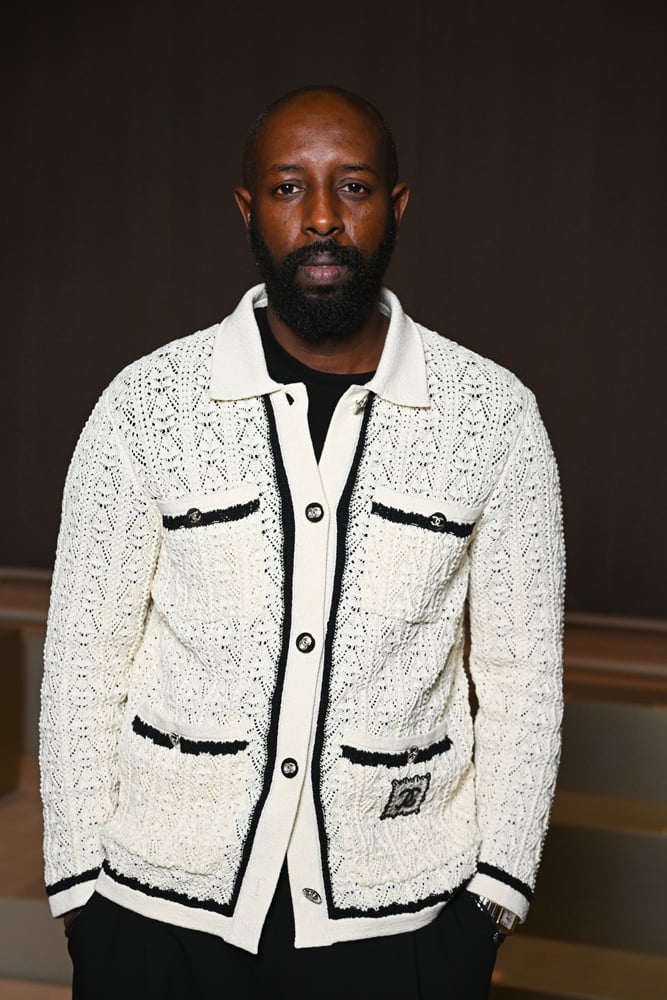 Ladj Ly au défilé Chanel haute couture printemps-été 2024, pendant la Fashion Week de Paris, le 23 janvier 2024. © Stephane Cardinale - Corbis/Corbis via Getty Images. dumas - diable noir