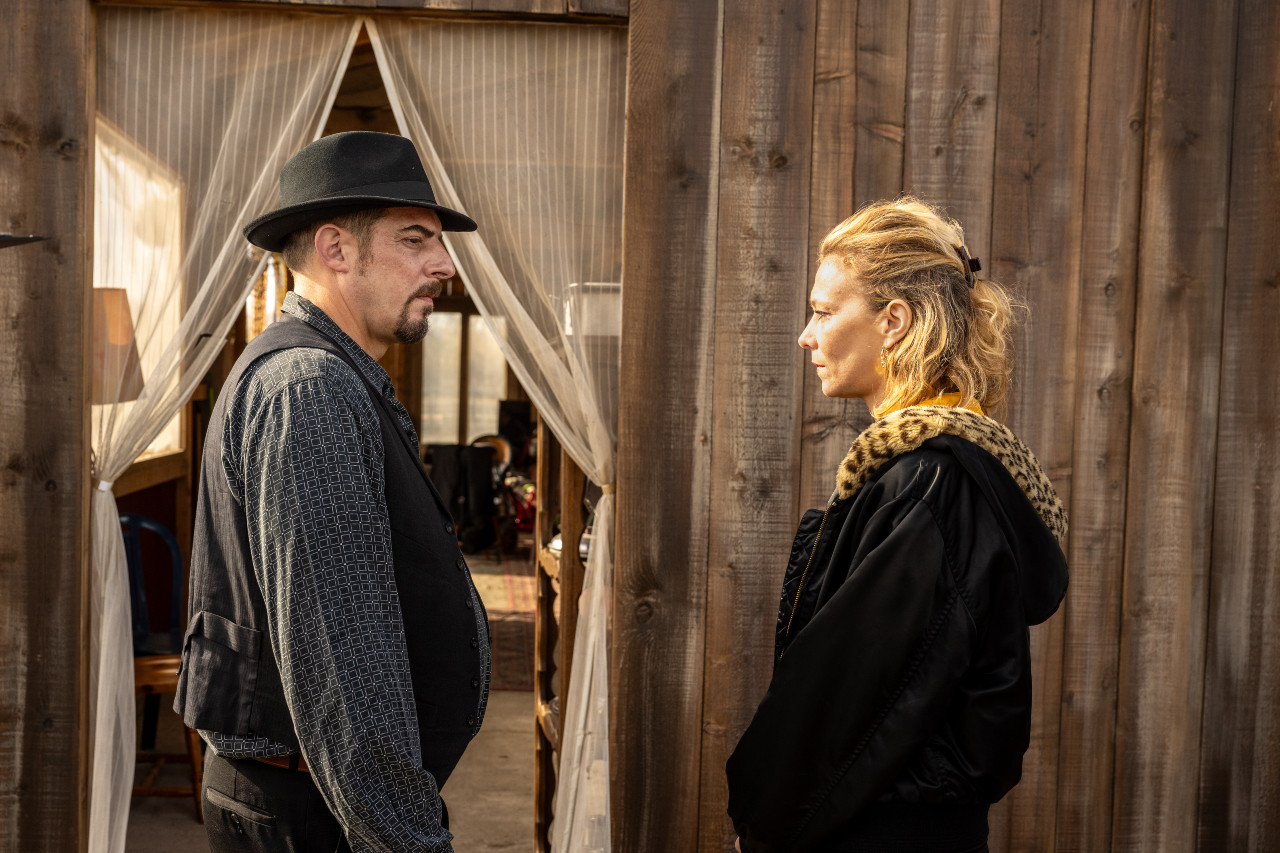 Céline Sallette et Damien Bonnard dans la série Malditos.