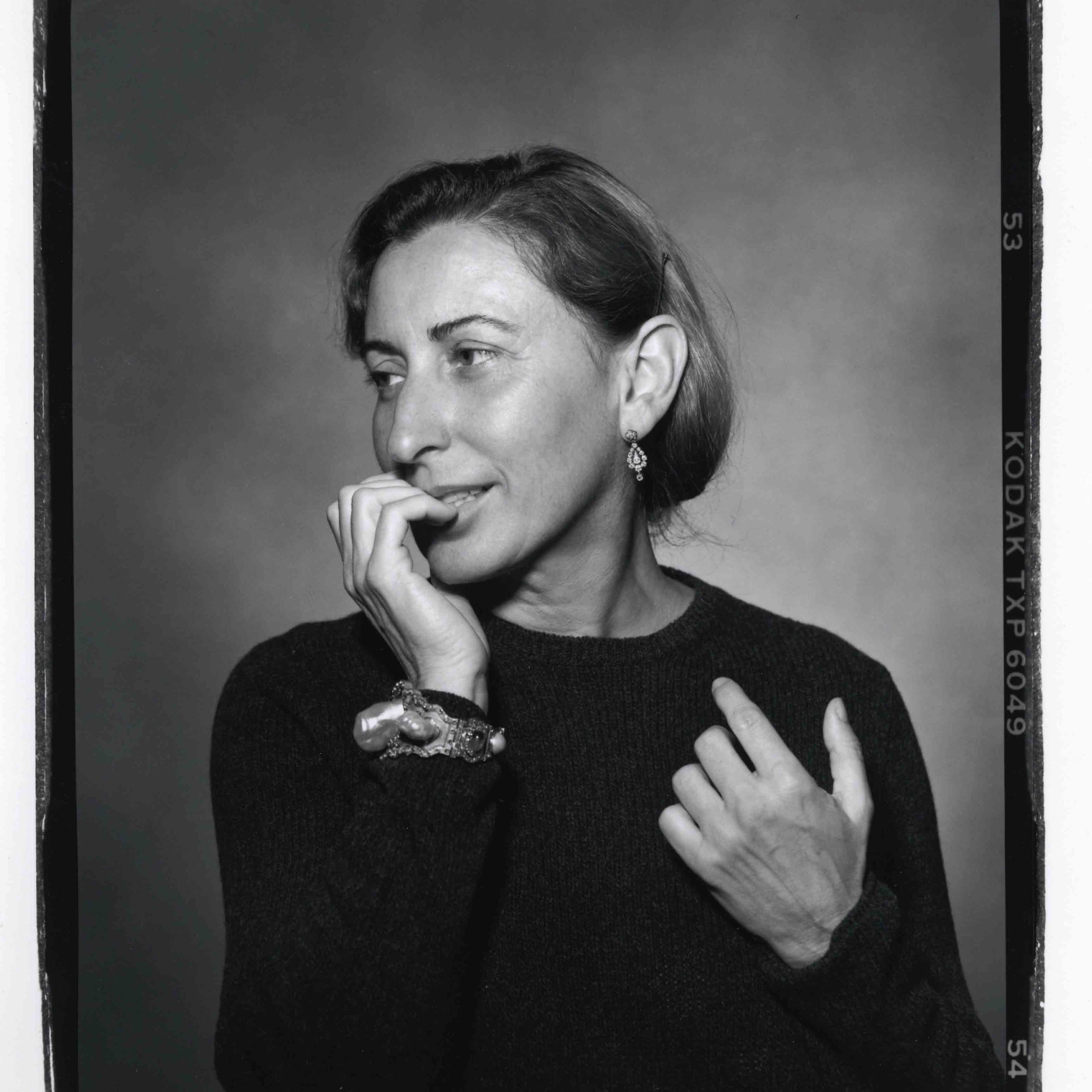 Miuccia Prada photographiée par Guido Harari.