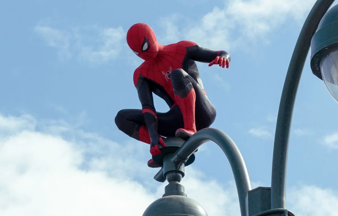 Tom Holland dans Spider-Man : No Way Home (2021) © 2021 CTMG. All Rights Reserved. MARVEL and all related character names: © & ™ 2021 MARVEL