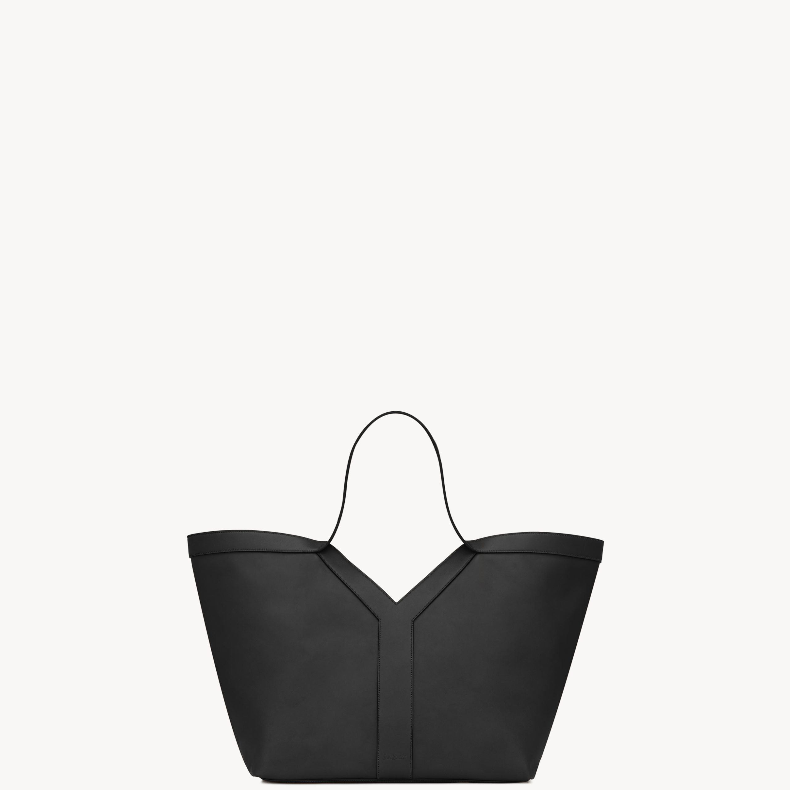 Le Y tote bag de Saint Laurent.