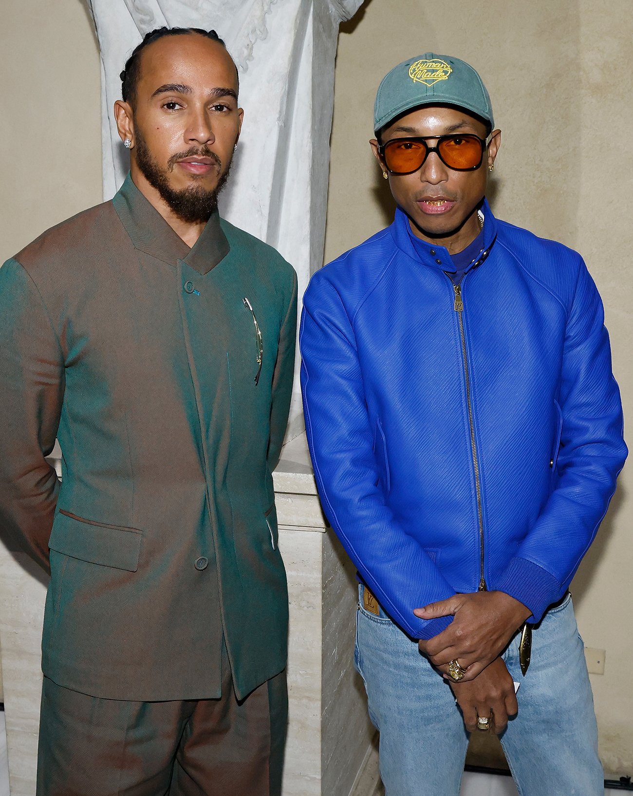 Lewis Hamilton et Pharrell Williams au Metropolitan Museum of Art le 9 octobre 2024 à New York. © Photo par Taylor Hill/WireImage.