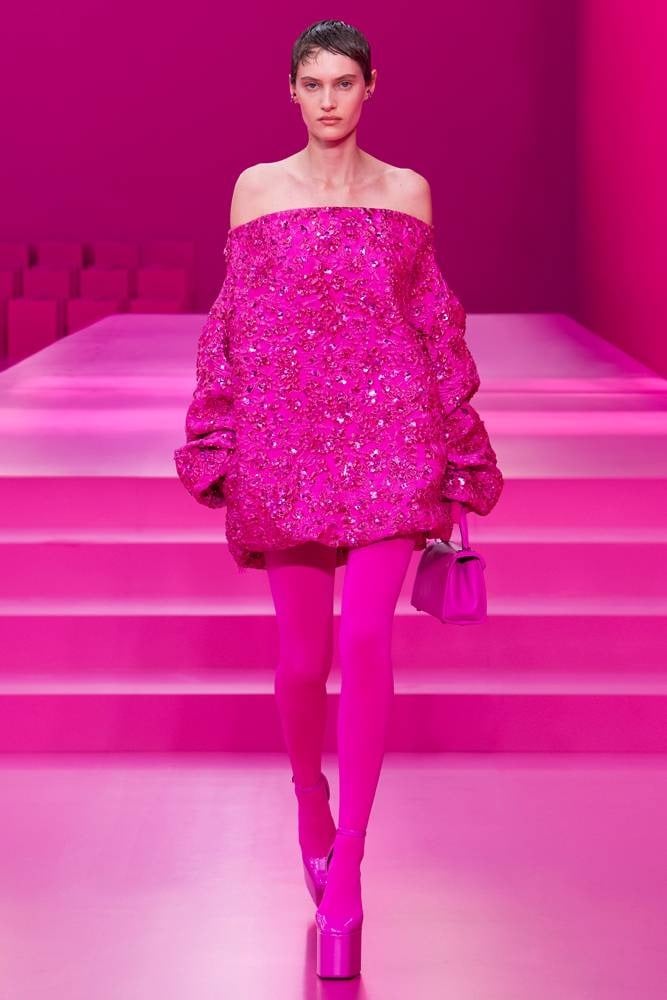 The pink of Valentino Fall-Winter 2022-2023 fashion show.