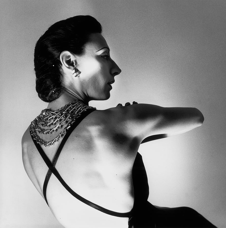 Campagne Pomellato par Horst P. Horst (1987) © Condé Nast.