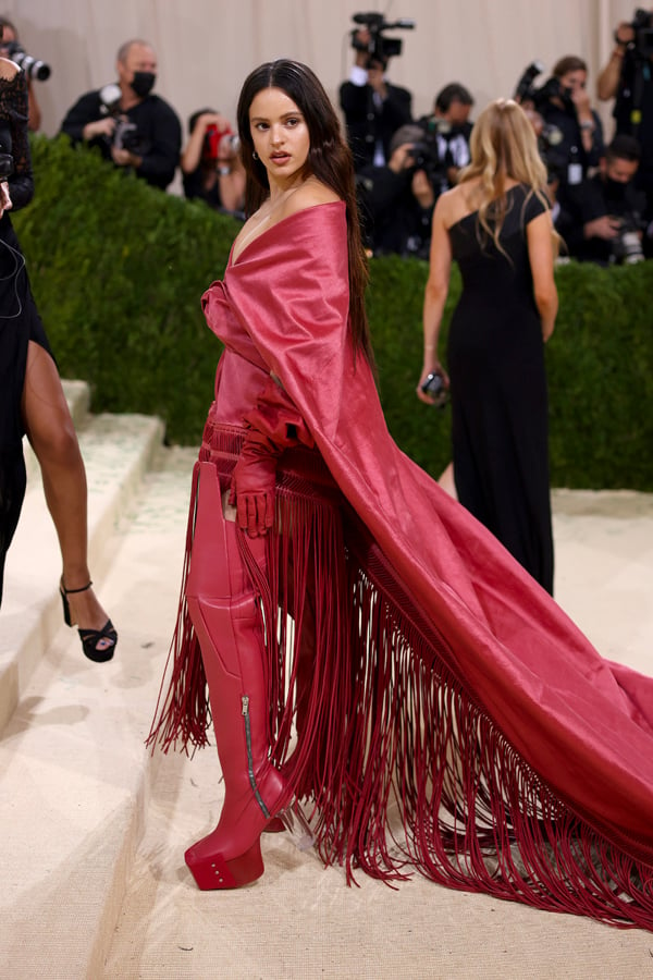 Rosalía en Rick Owens au Met Gala 2021 © Photo by John Shearer/WireImage.