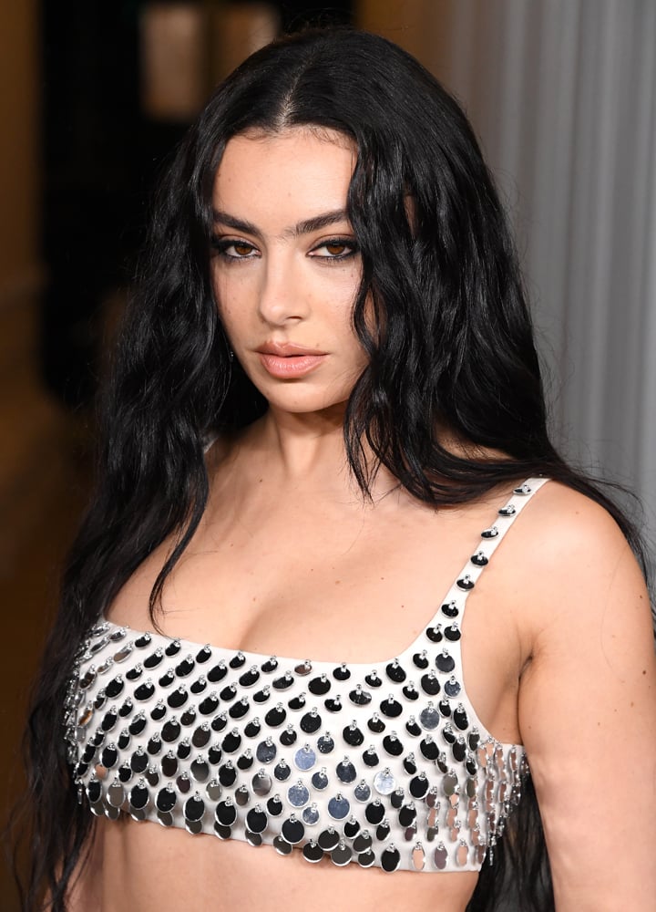 Charli XCX arrive au gala 2024 LACMA Art+Film au Los Angeles County Museum of Art le 2 novembre 2024 à Los Angeles, Californie © Photo par Steve Granitz/FilmMagic.