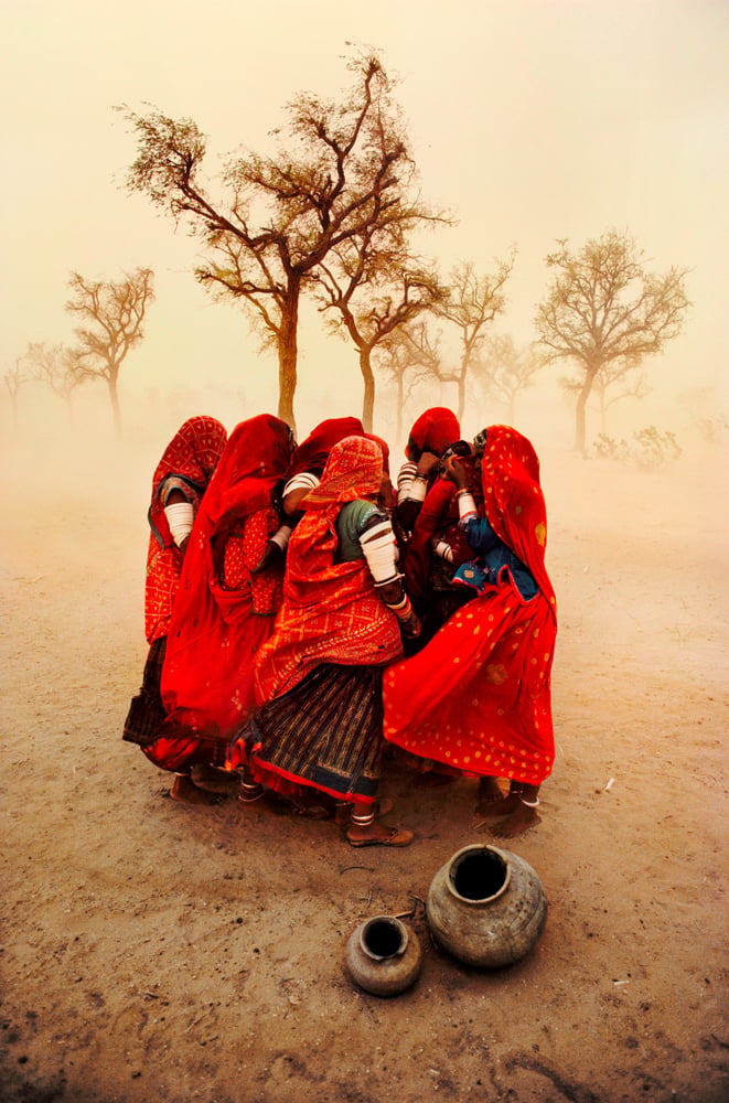 Steve McCurry, "Rajasthan, Inde" (1983). © Steve McCurry, “in partnership with Orion57”, Curator Biba Giacchett.