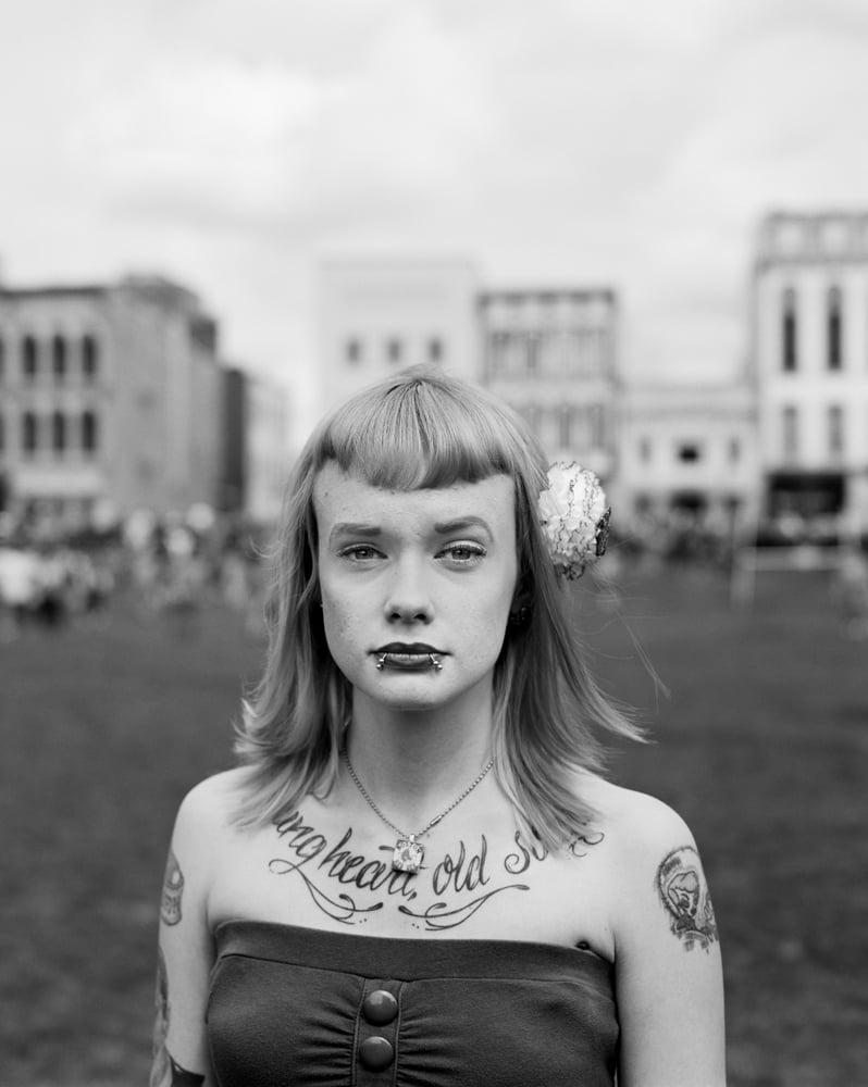 Vanessa Winship, "Colleen at St Patrick’s day celebration, Lexington, Kentucky USA" (2012). De la série "she dances on Jackson". © Vanessa Winship/ courtesy Agence Vu.