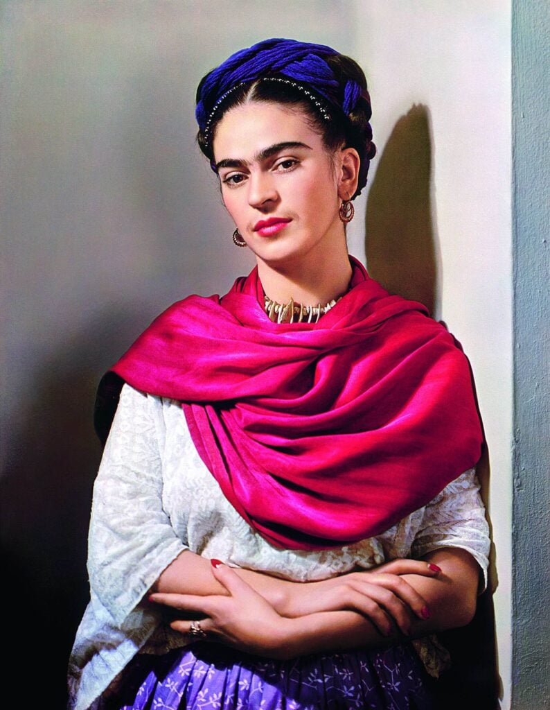 Portrait de Frida Kahlo par Nickolas Muray, 1939 © Nickolas Muray Photo Archives.