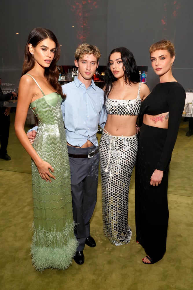 Kaia Gerber, Troye Sivan, Charli XCX, et Cara Delevingne. lacma 2024