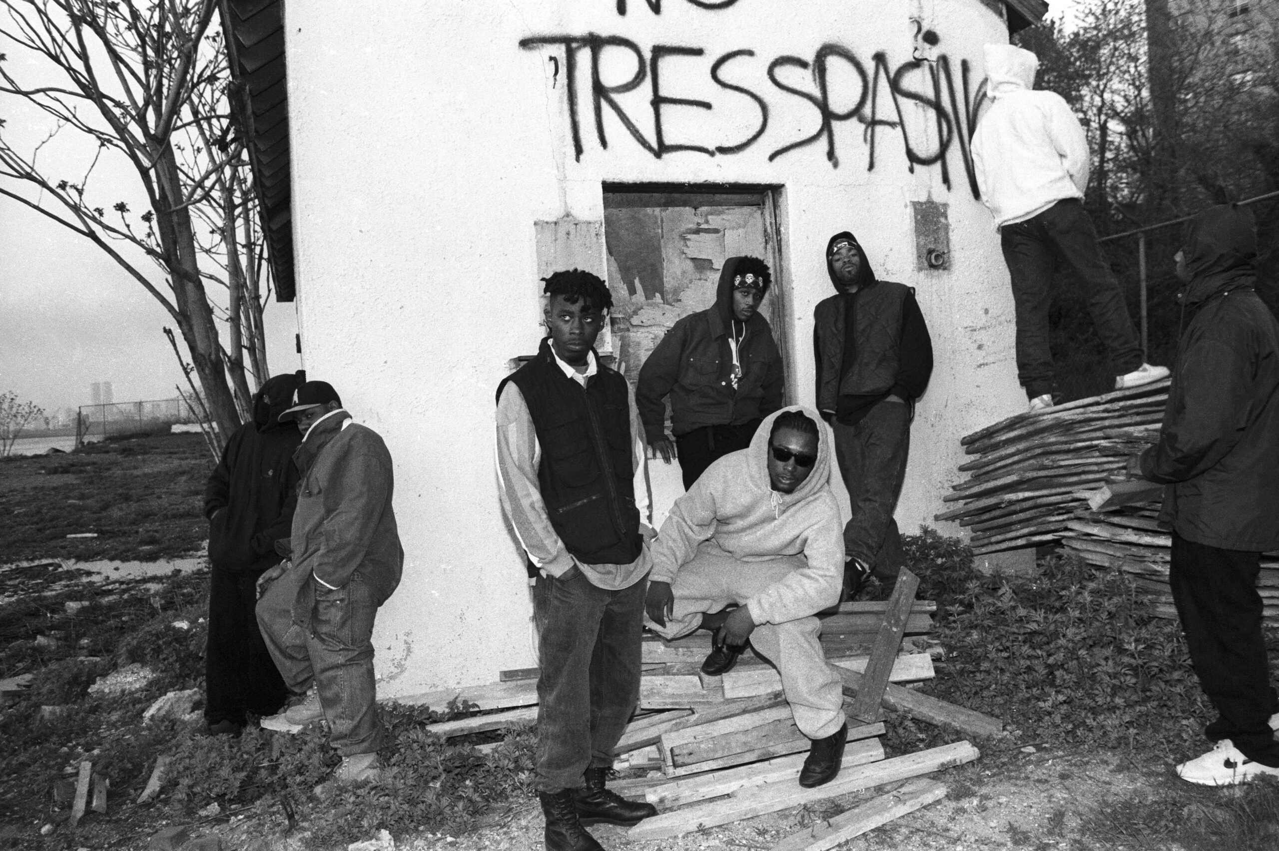 Le groupe de rap Wu-Tang Clan pose en portrait le 8 mai 1993 à Staten island à New York City, New York. (De gauche à droite : Raekwon, GZA, Ol’ Dirty Bastard, RZA, Method Man. © Al Pereira/Michael Ochs Archives/Getty Images.
