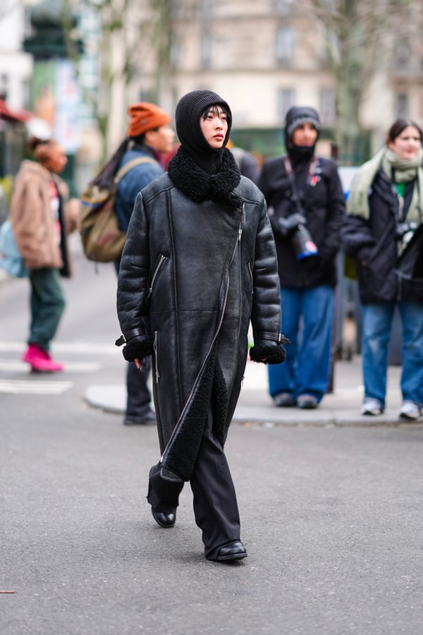 Street style at Paris Fashion Week in January 2024 © Photo by Edward Berthelot/Getty Images.