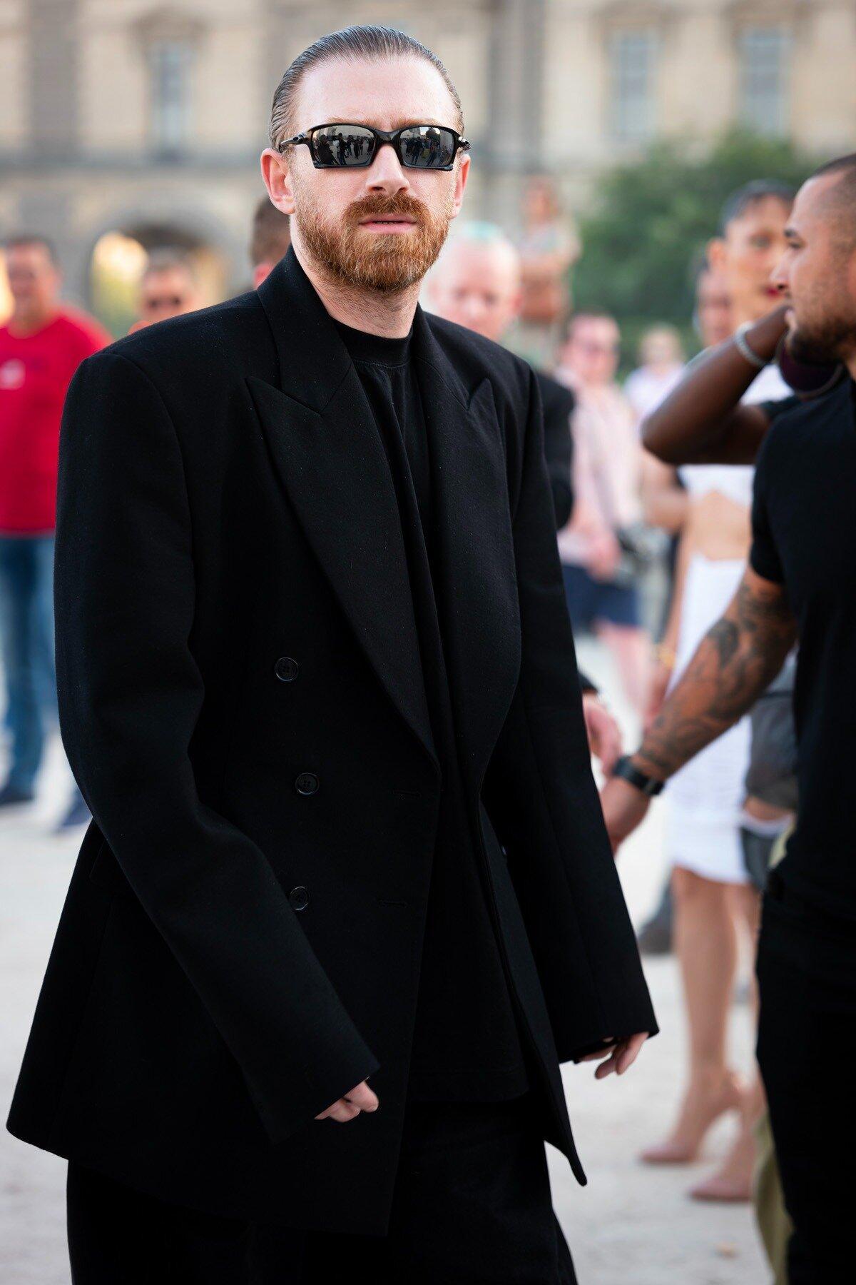 Guram Gvasalia, cofondateur et directeur de la création de Vetements à Paris en 2023. © Photo by Claudio Lavenia/Getty Images.