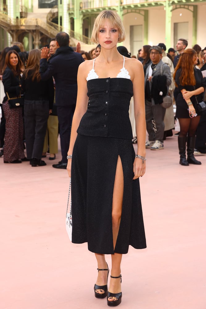 Angèle Van Laecken au défilé Chanel femme printemps-été 2025 pendant la Fashion Week de Paris, le 1er octobre 2024. © Marc Piasecki/WireImage.