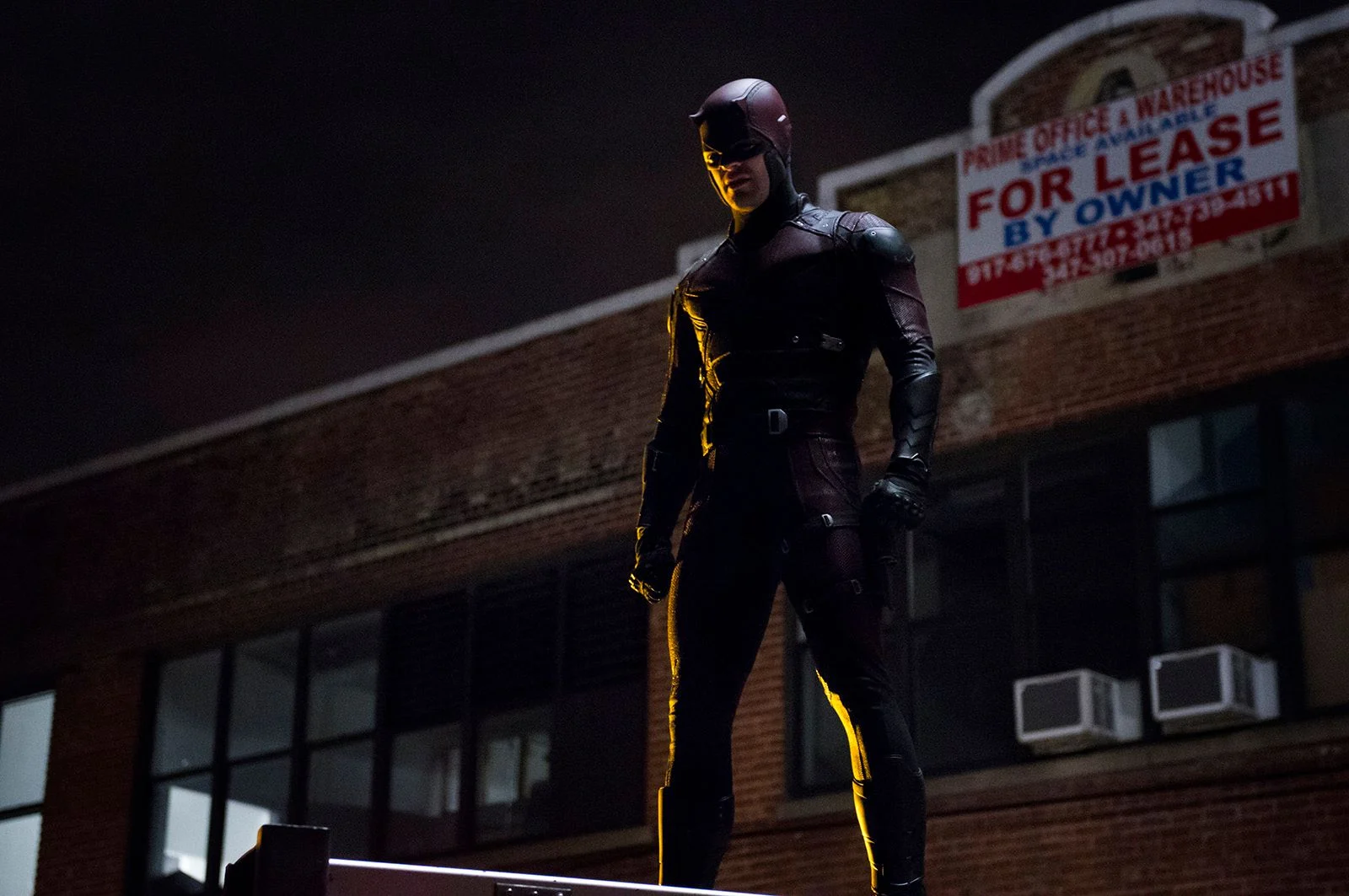 Charlie Cox dans la série Daredevil (2015) © Netflix. 