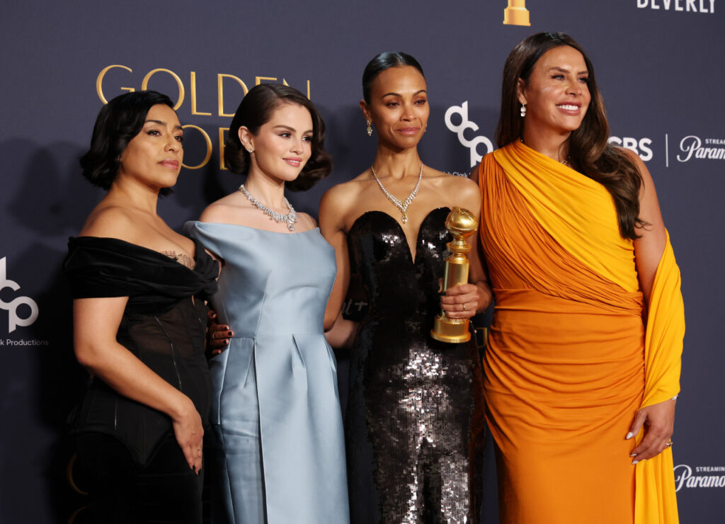 Adriana Paz, Selena Gomez, Zoe Saldana et Karla Sofía Gascón, aux Golden Globes, au Beverly Hilton, en Californie, pour le film Emilia Perez, le 5 janvier 2025. Photo par Kevin Mazur/Getty Images.