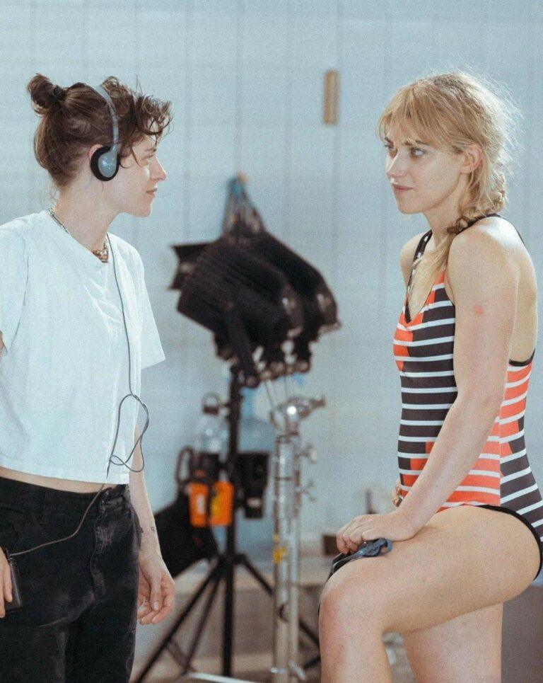 Kristen Stewart et Imogen Poots sur le tournage de The Chronology of Water (2025) © Andrejs Strokins.