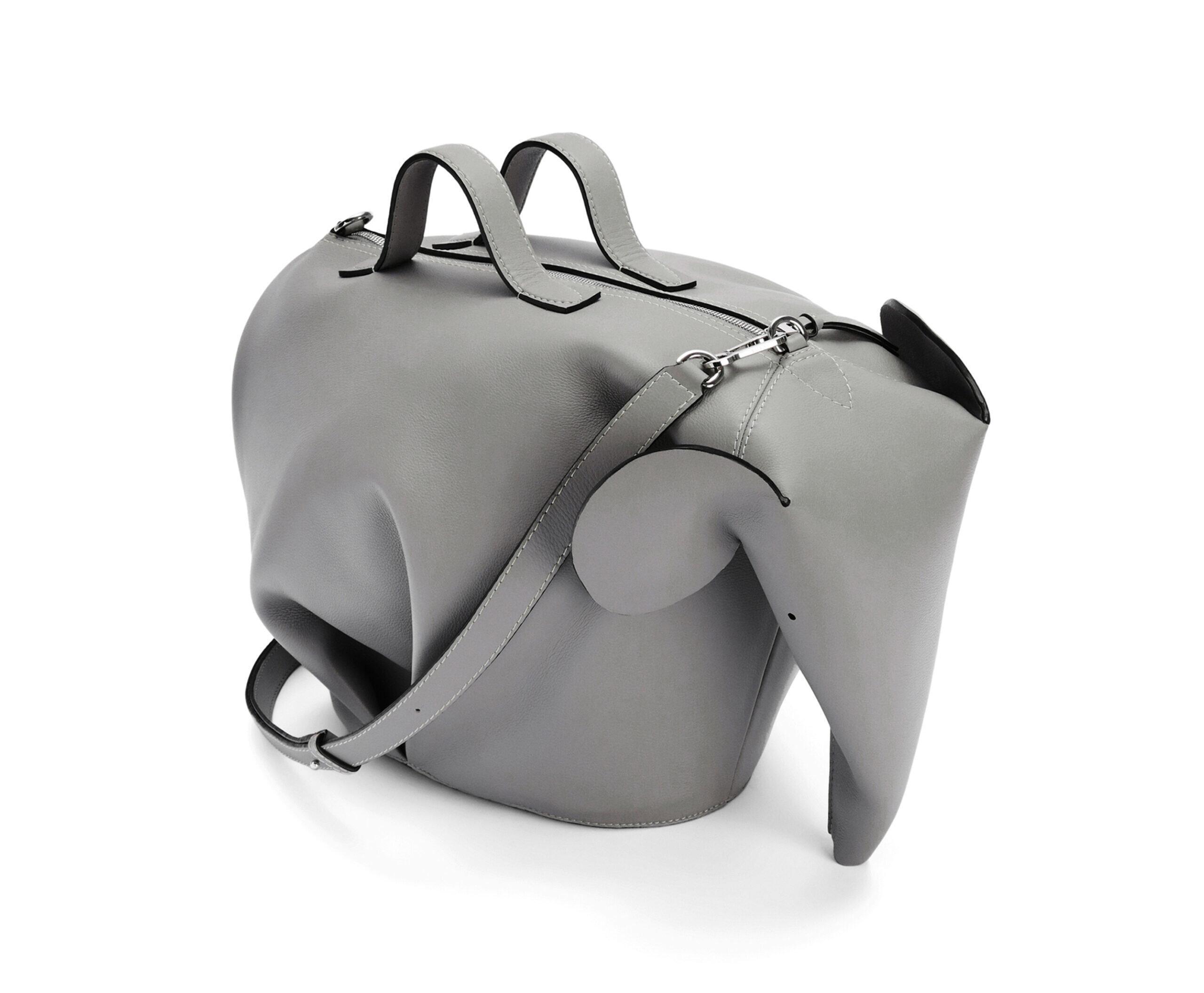 Le sac éléphant Loewe par Jonathan Anderson.