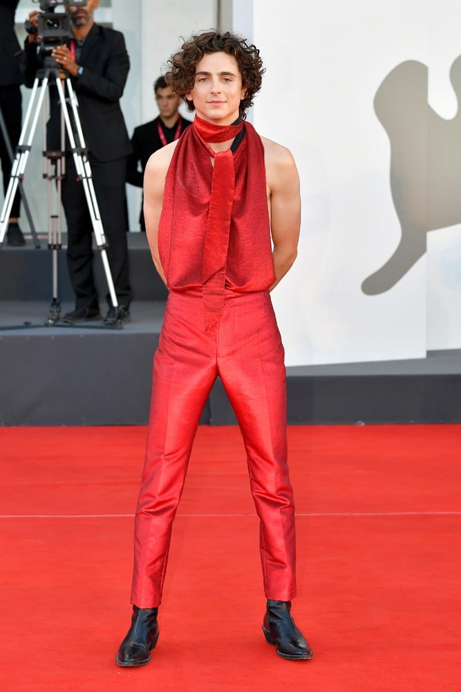 Timothée Chalamet en costume Haider Ackermann à Venise. © Getty Image.