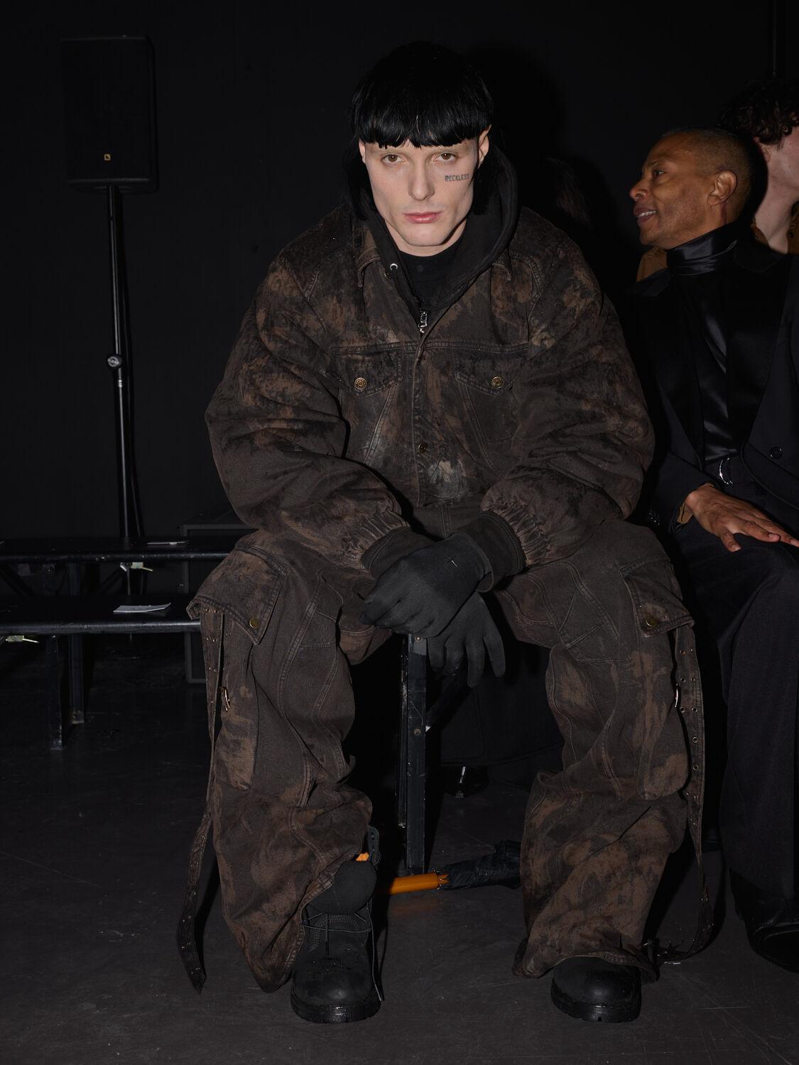 Lukas Ionesco au défilé Ami automne-hiver 2025 © @karencmortenson.