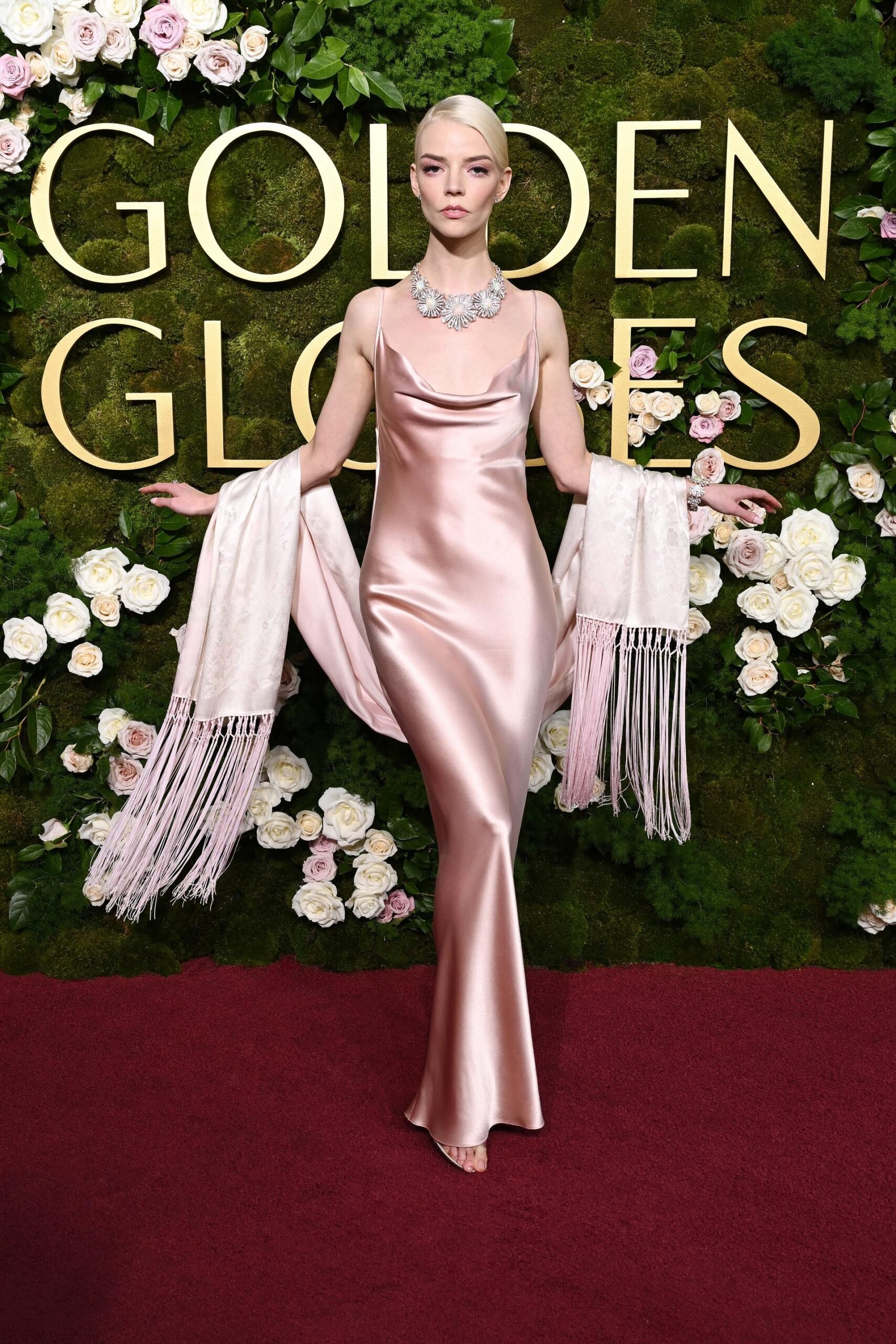 Anya Taylor-Joy en robe Dior aux Golden Globes 2025 © Dior.