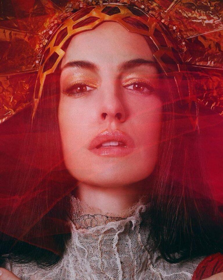 L'affiche du film Mother Mary avec Anne Hathaway.