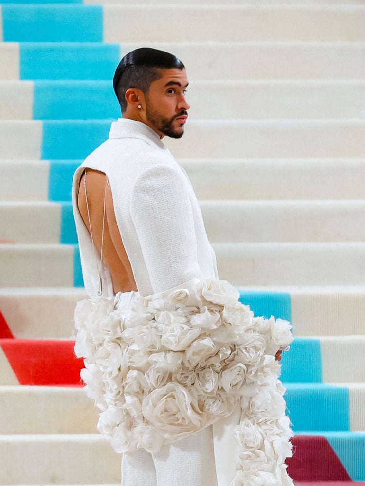 Bad Bunny en Jacquemus au MET Gala 2023. © Photo by Jason Howard/Bauer-Griffin/GC Images.