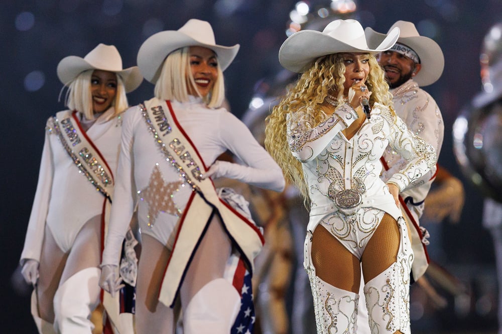 Beyoncé lors de la mi-temps du NFL football game entre les Baltimore Ravens et les Houston Texans, au NRG Stadium, le 25 décembre 2024 à Houston. Photo by Brooke Sutton/Getty Images.