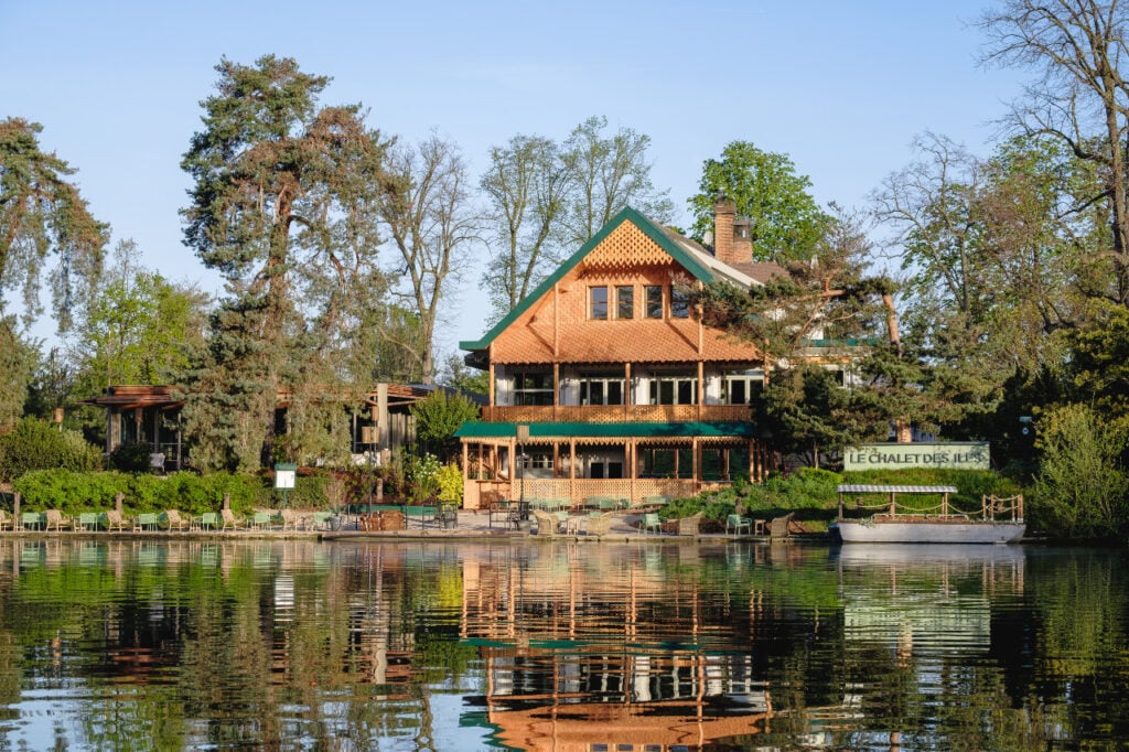 Le restaurant Le Chalet des Îles © Julien de Gasquet.