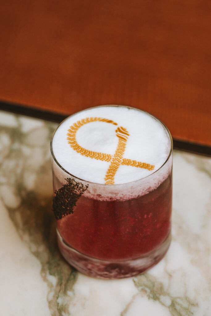 Le cocktail Serpenti du Bvlgari Hotel & Resorts à Paris. 