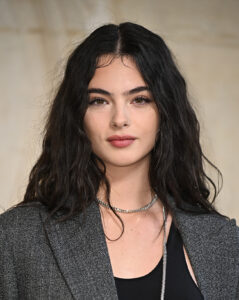 Deva Cassel au défilé Christian Dior Haute Couture printemps-été 2025 © Stephane Cardinale / Corbis via Getty Images.