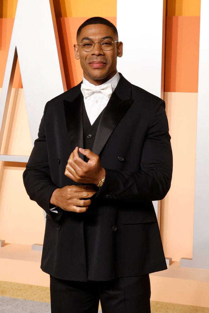 Aaron Pierre assiste à la soirée des Oscars 2025 organisée par Vanity Fair et Radhika Jones, au Wallis Annenberg Center for the Performing Arts, le 2 mars 2025 à Beverly Hills, Californie.