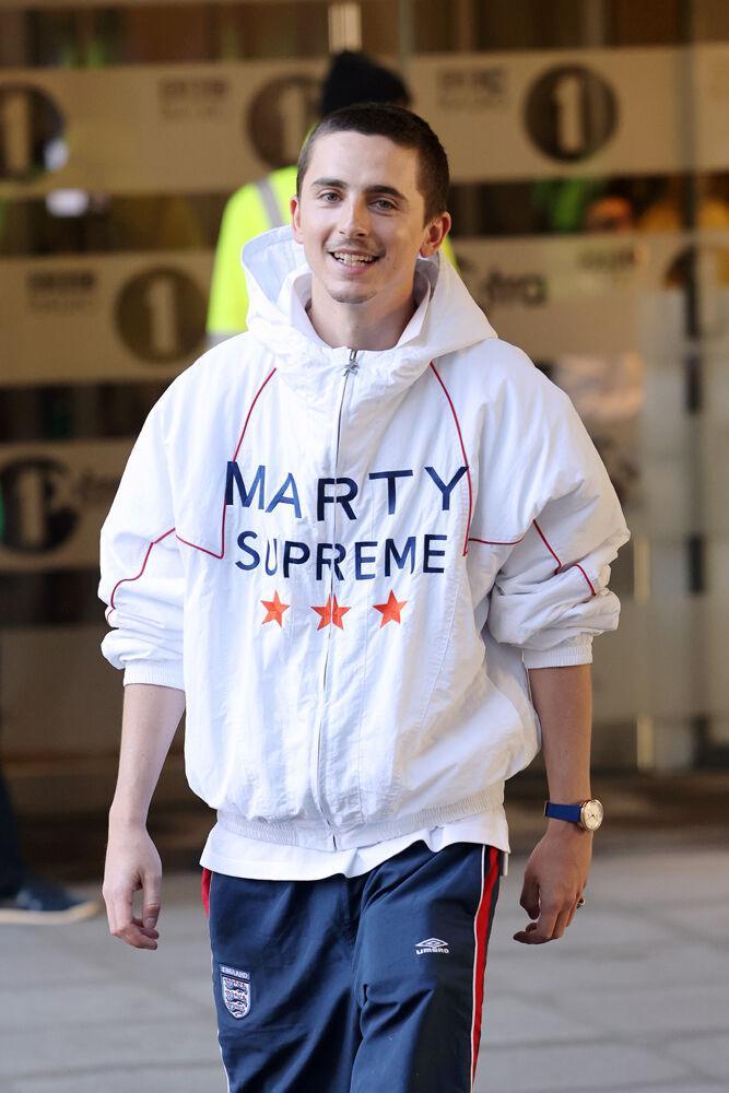 Timothée Chalamet lors de la promotion du film Marty Supreme, le 11 décembre 2025 à Londres. © Neil Mockford/GC Images.