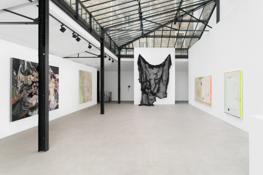 Des œuvres de Ser Serpas, Wynnie Mynerva, Garance Fruh et Clédia Fourniau au sein de la première exposition permanente de Reiffers Art Initiatives