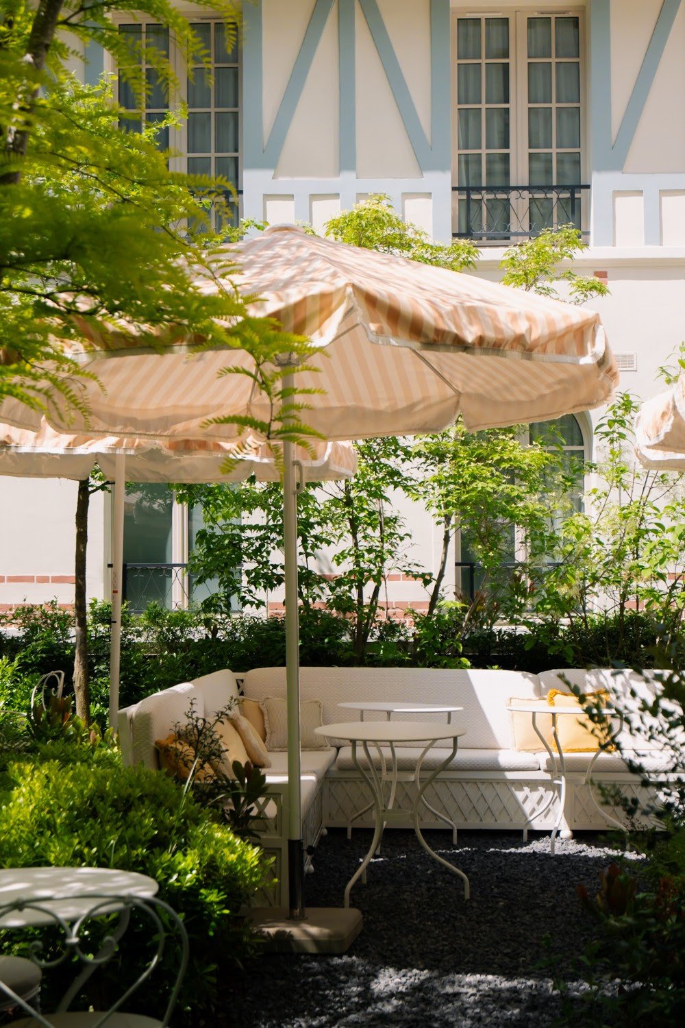 La terrasse cachée du restaurant italien Casetta à Paris.