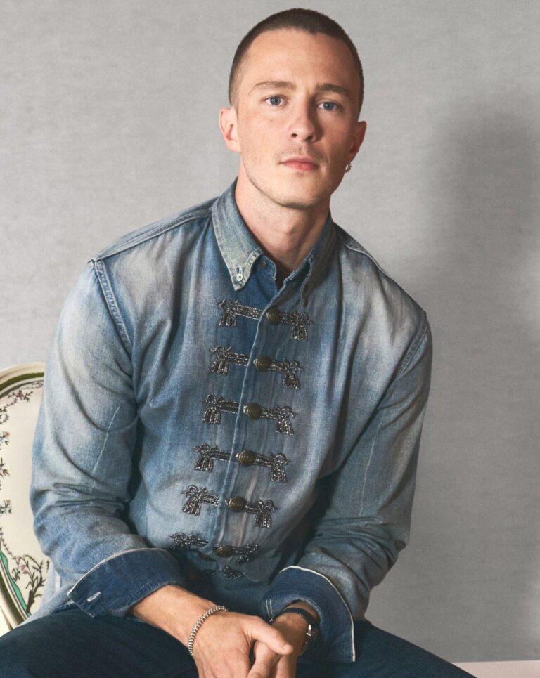 Drew Starkey dans la campagne Dior de 2026.