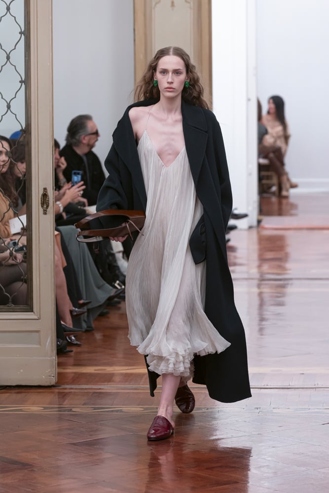 Le défilé Alberta Ferretti automne-hiver 2025-2026.