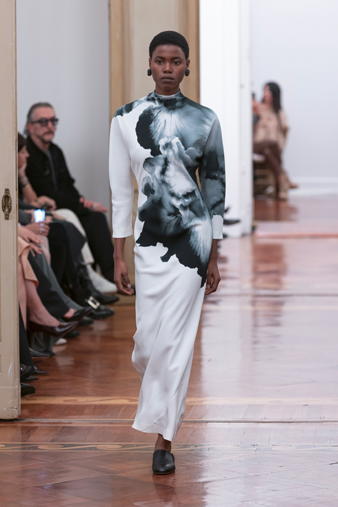 Le défilé Alberta Ferretti automne-hiver 2025-2026.