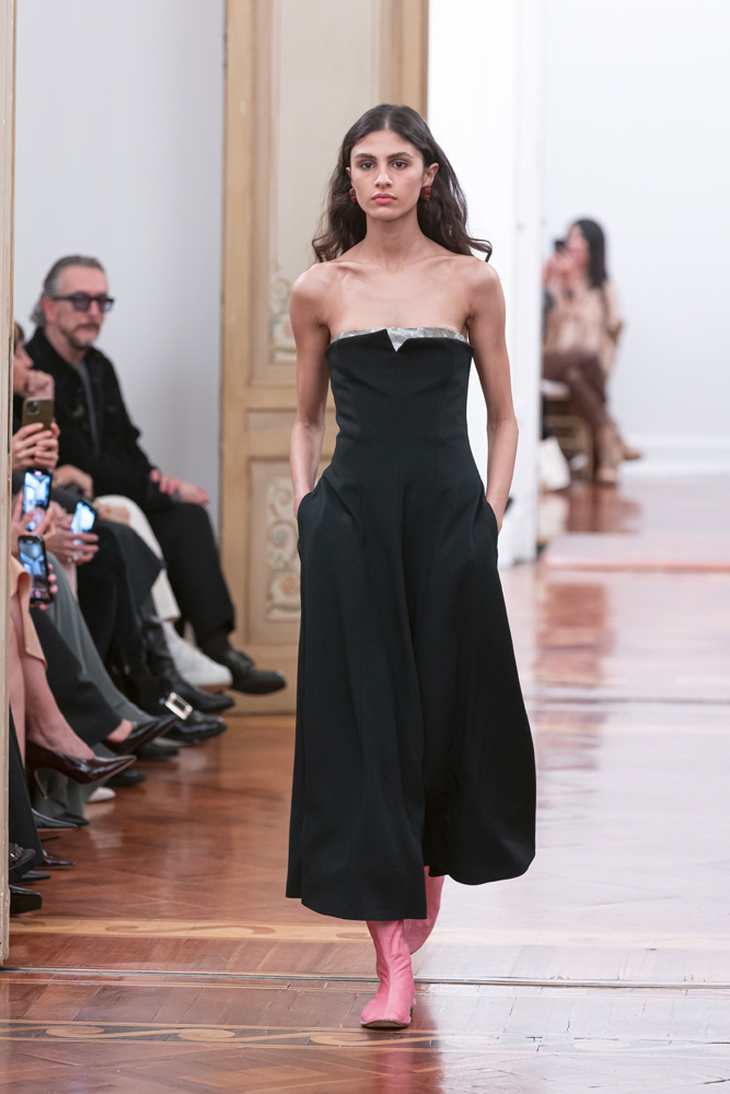 Le défilé Alberta Ferretti automne-hiver 2025-2026.
