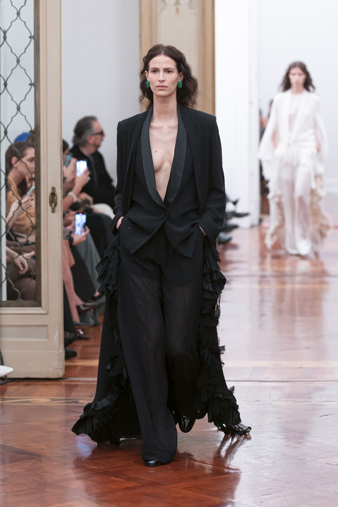 Le défilé Alberta Ferretti automne-hiver 2025-2026.