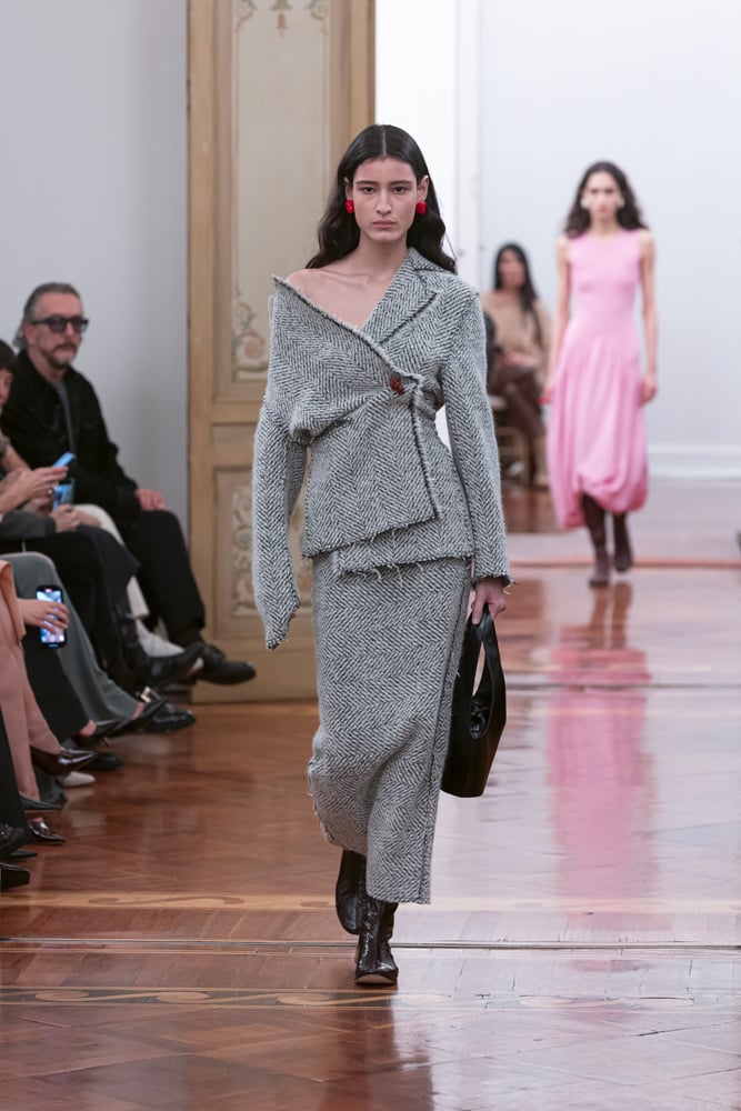 Le défilé Alberta Ferretti automne-hiver 2025-2026.