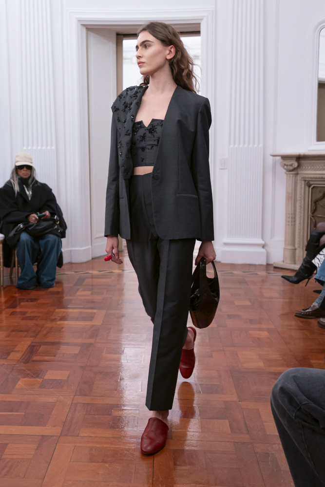 Le défilé Alberta Ferretti automne-hiver 2025-2026.