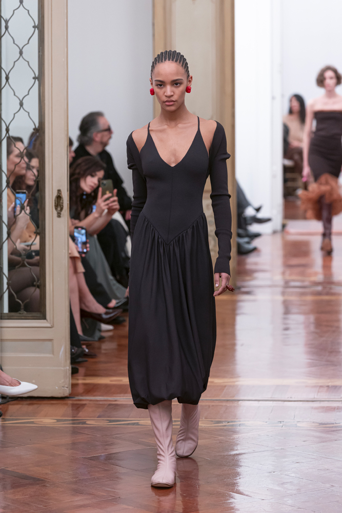 Le défilé Alberta Ferretti automne-hiver 2025-2026.