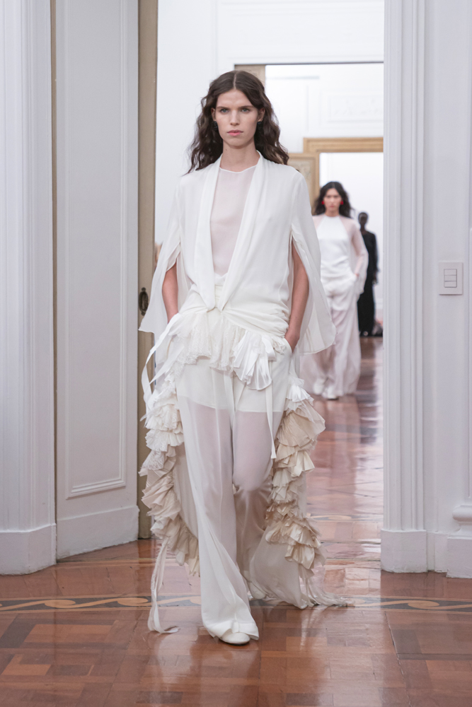Le défilé Alberta Ferretti automne-hiver 2025-2026.
