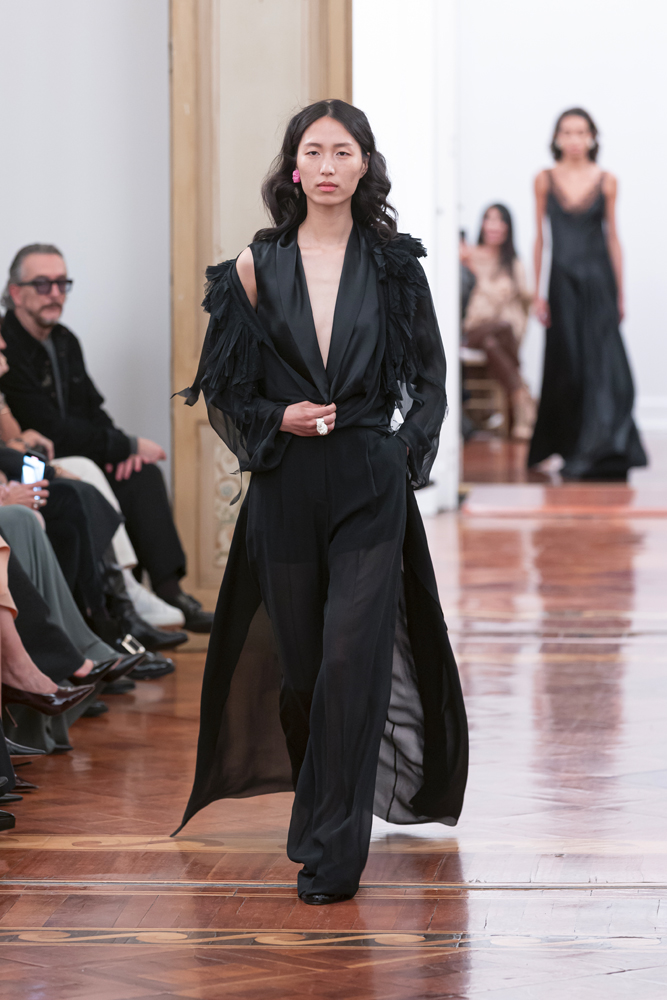 Le défilé Alberta Ferretti automne-hiver 2025-2026.