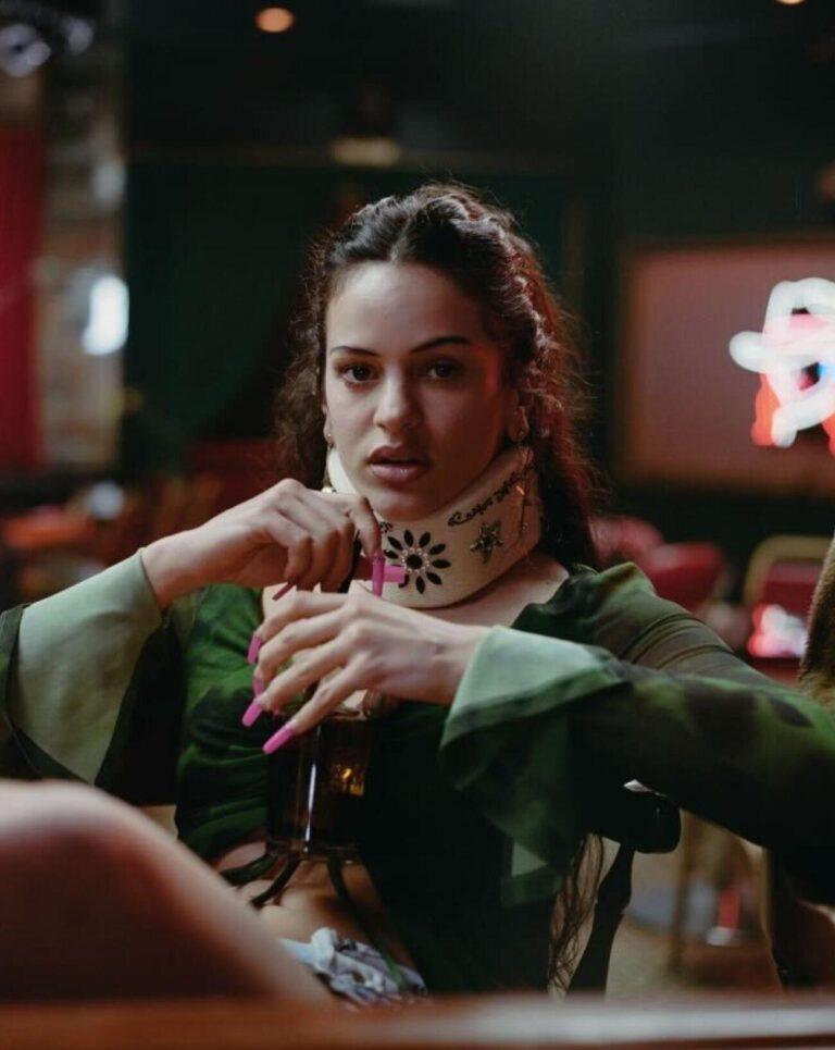 Rosalía.