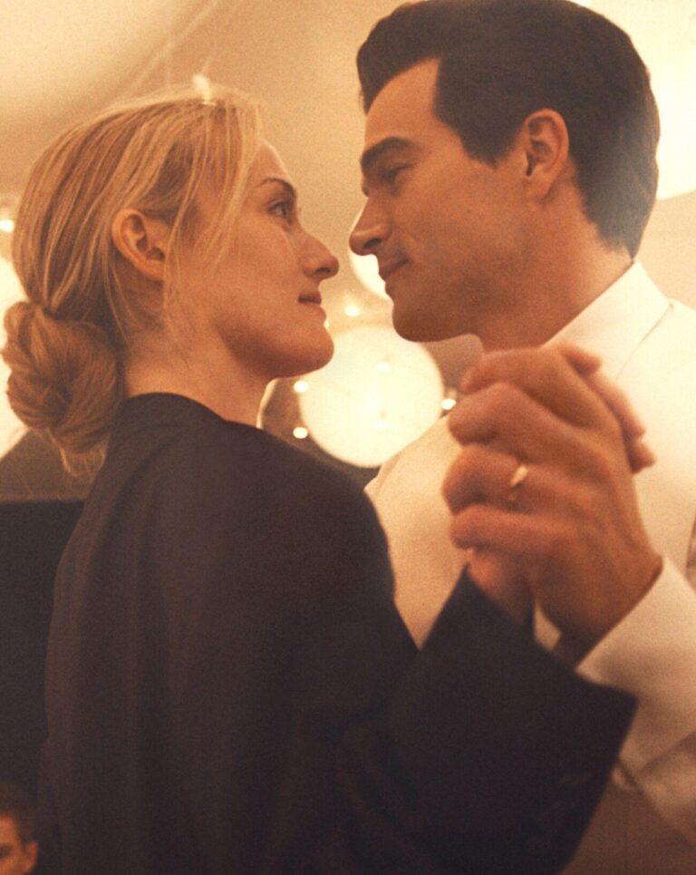 La série Love Story : John F. Kennedy Jr. & Carolyn Bessette.