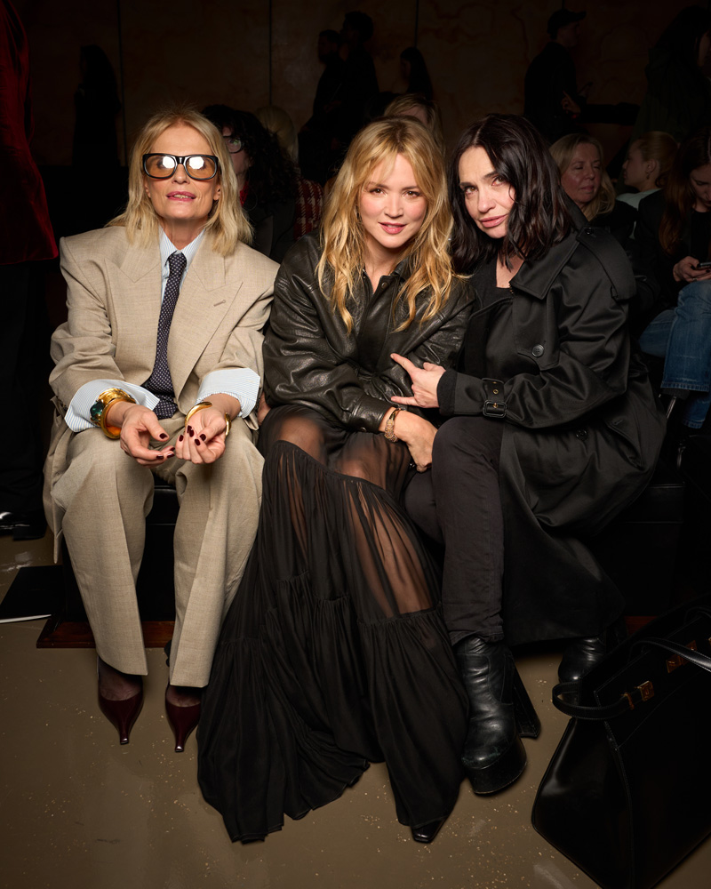 Isabella Ferrari, Virginie Efira et Béatrice Dalle. au défilé Saint Laurent automne-hiver 2025-2026.