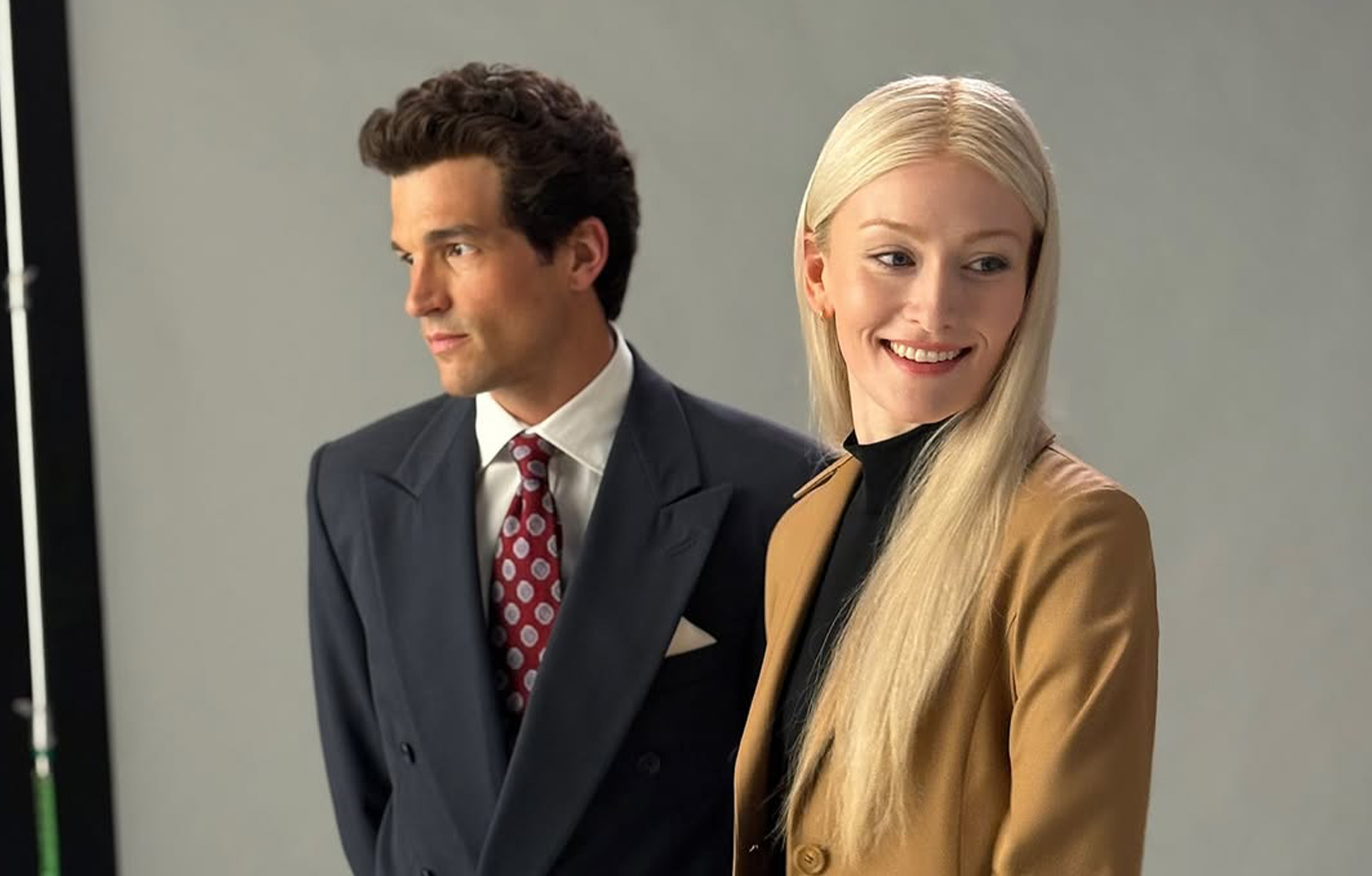Sarah Pidgeon et Paul Kelly dans la série American Love Story © Ryan Murphy Productions.